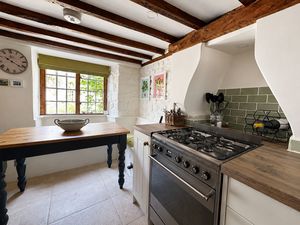 Kitchen_39SJS(1)- click for photo gallery